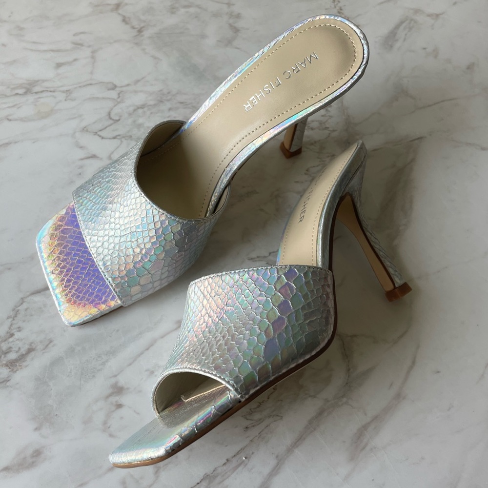 Marc Fisher Size 7 Metallic Heels